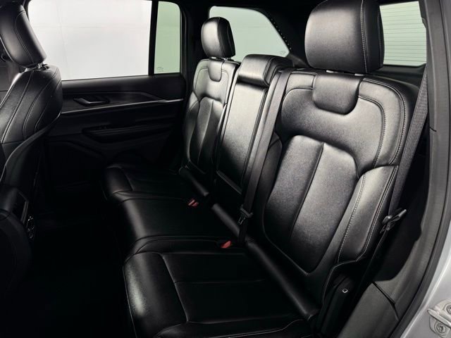 Used 2024 Jeep Grand Cherokee Limited image 15