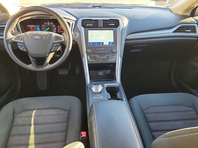 Used 2020 Ford Fusion SE image 12