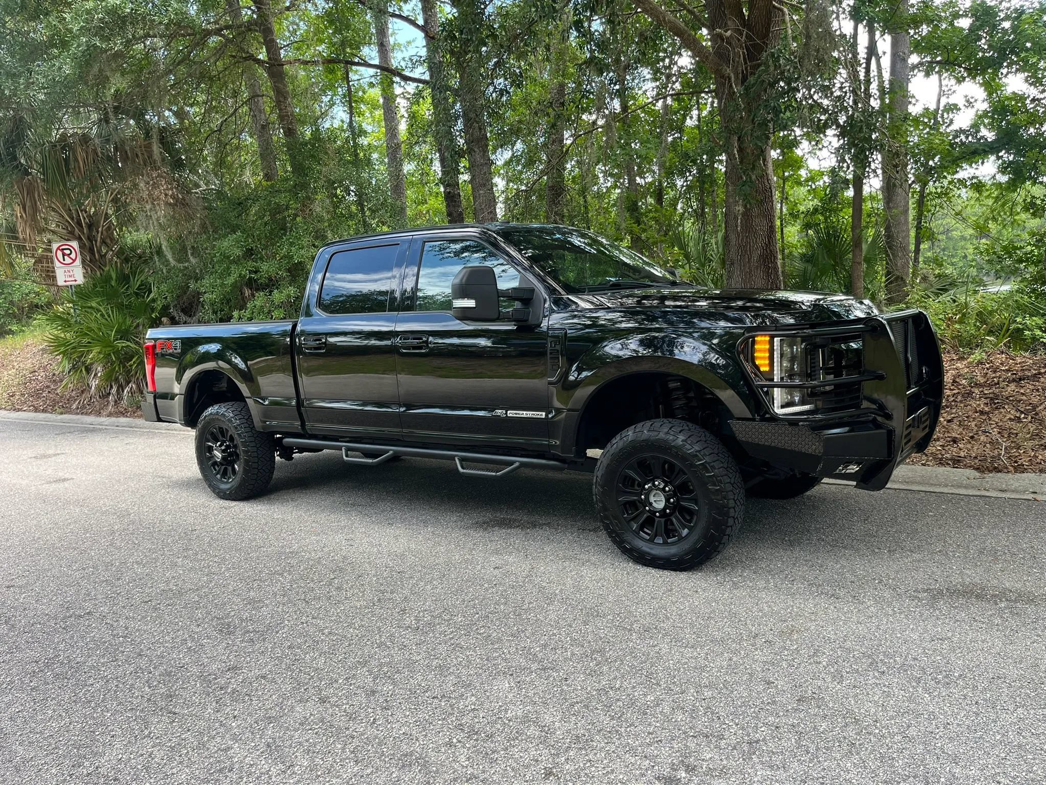 Used 2018 Ford F250 XLT w/ XLT Premium Package AWD/4WD image 4