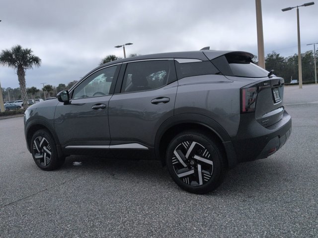 Used 2025 Nissan Kicks SV FWD image 2