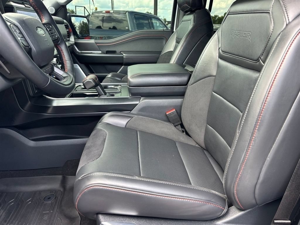 Used 2025 Ford F150 Raptor AWD/4WD image 13