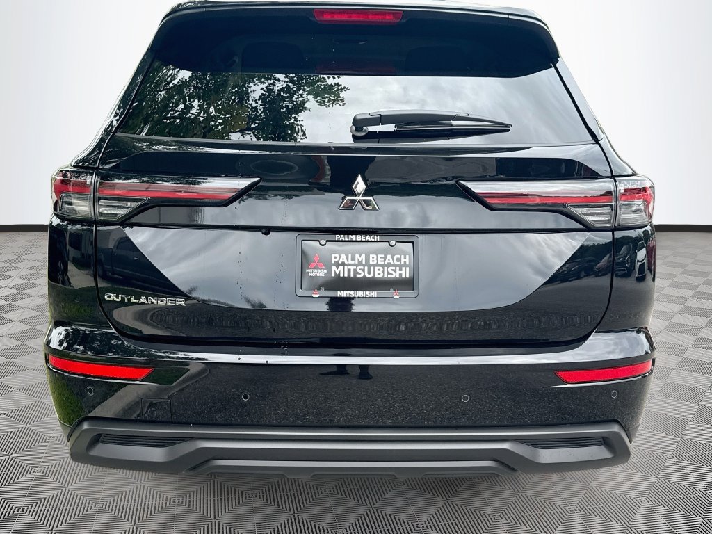 New 2026 Mitsubishi Outlander ES FWD image 6
