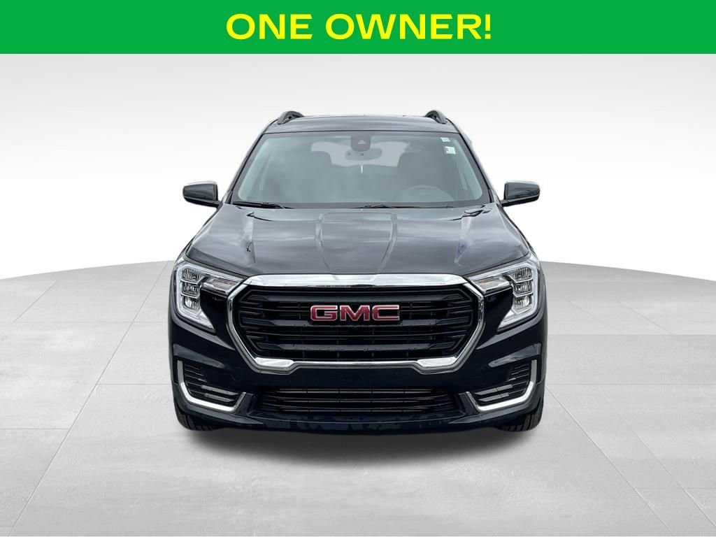 Used 2024 GMC Terrain SLE w/ Driver Convenience Package FWD image 3