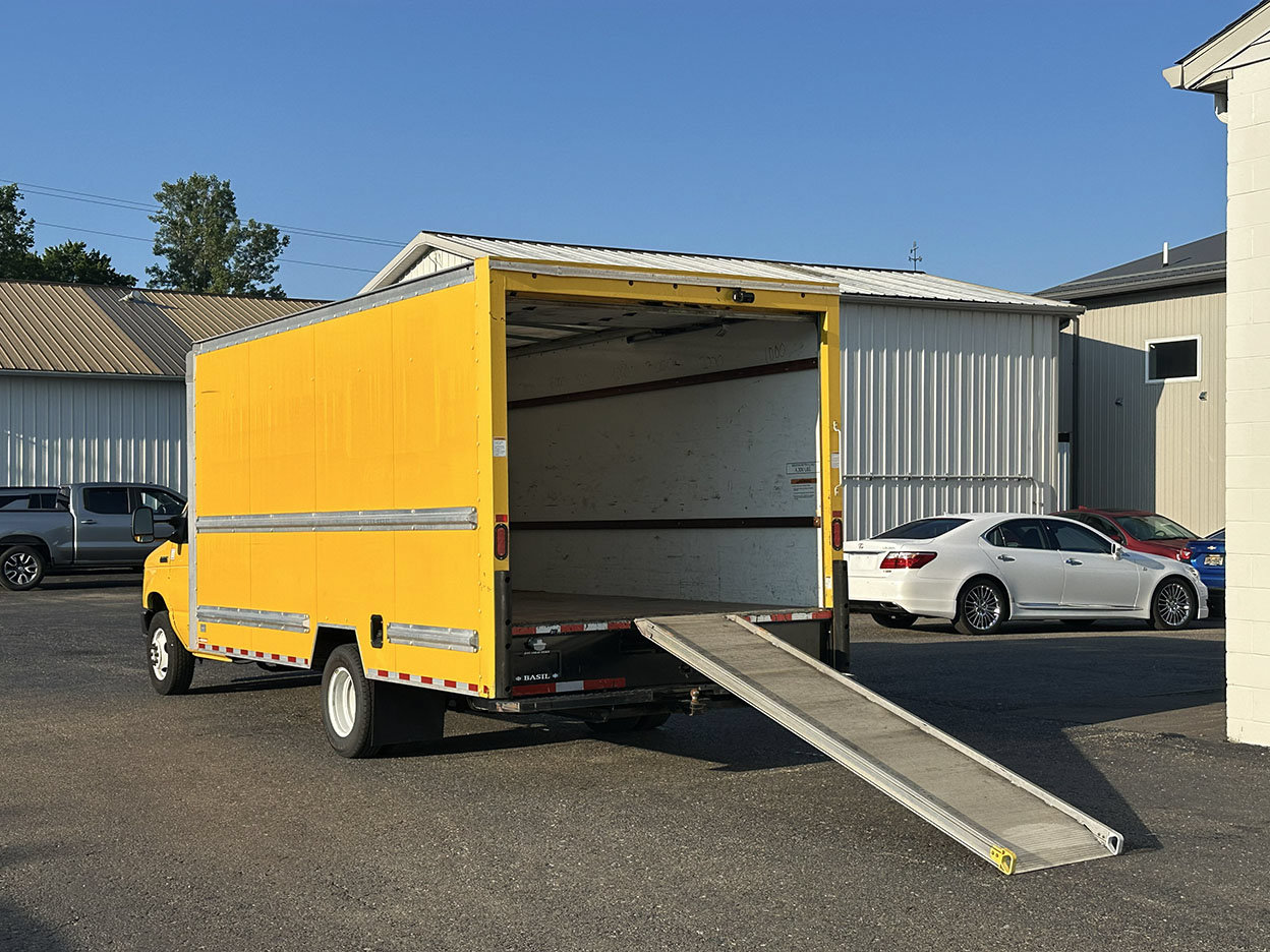 Used 2022 Ford E-350 and Econoline 350 Super Duty RWD image 13