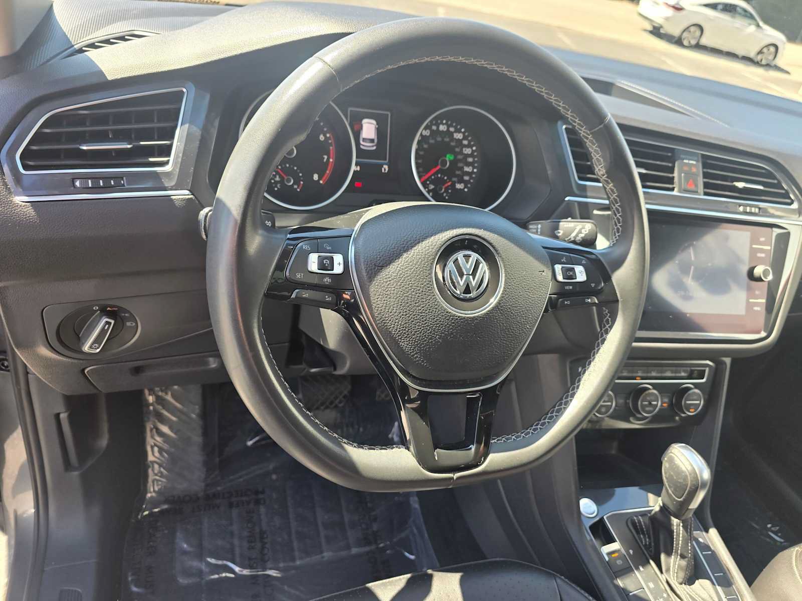 Used 2021 Volkswagen Tiguan SE w/ Panoramic Sunroof Package AWD/4WD image 25