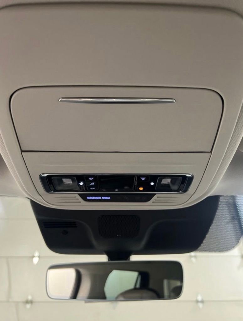 New 2026 Lincoln Navigator Premiere AWD/4WD image 21