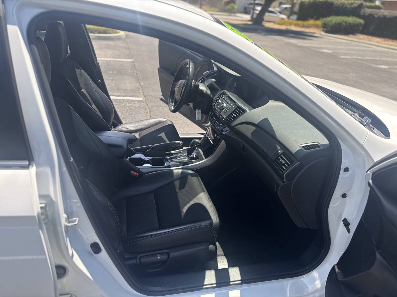 Used 2017 Honda Accord Sport image 24