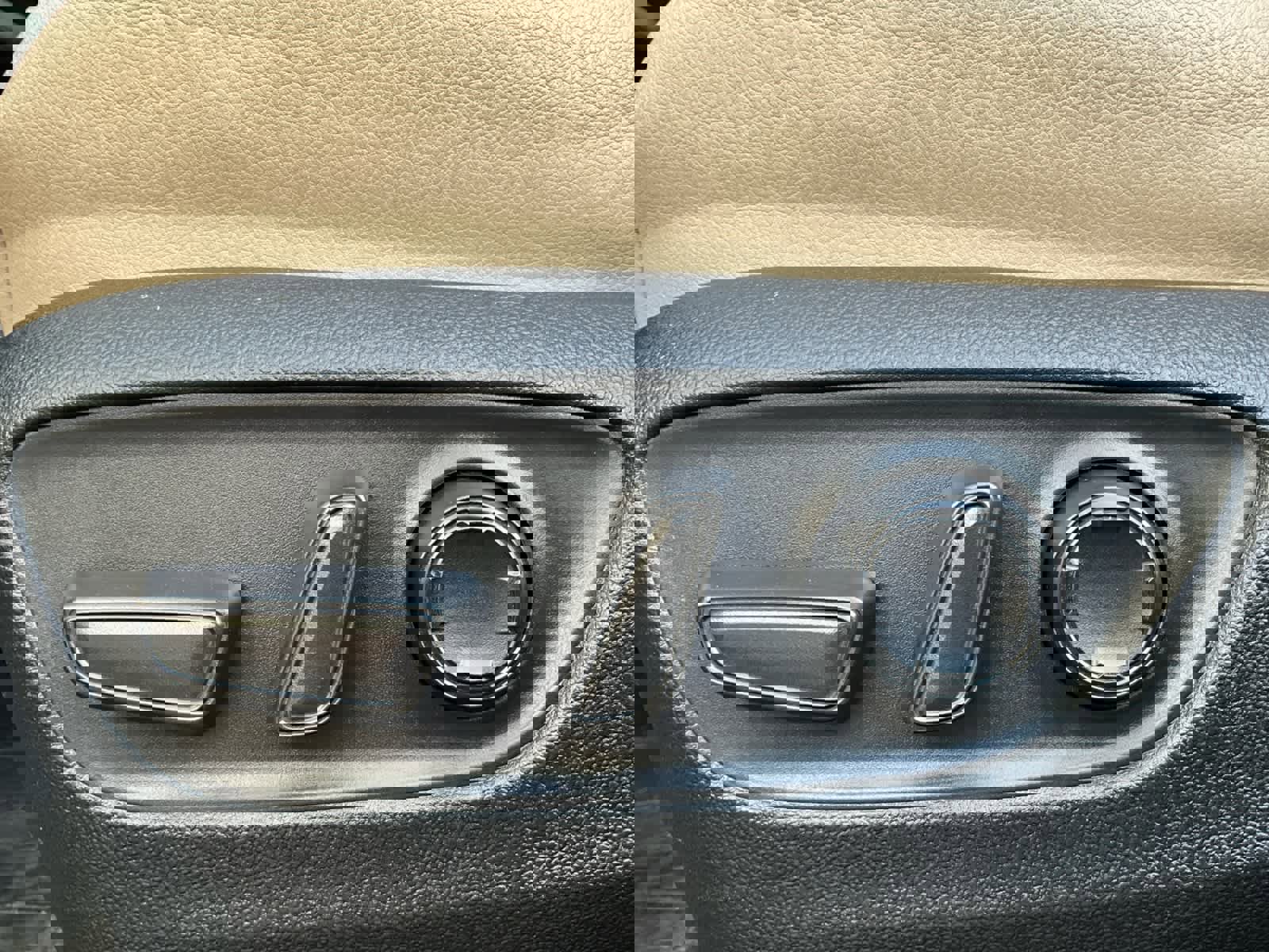 Used 2024 Toyota Sienna XLE image 21