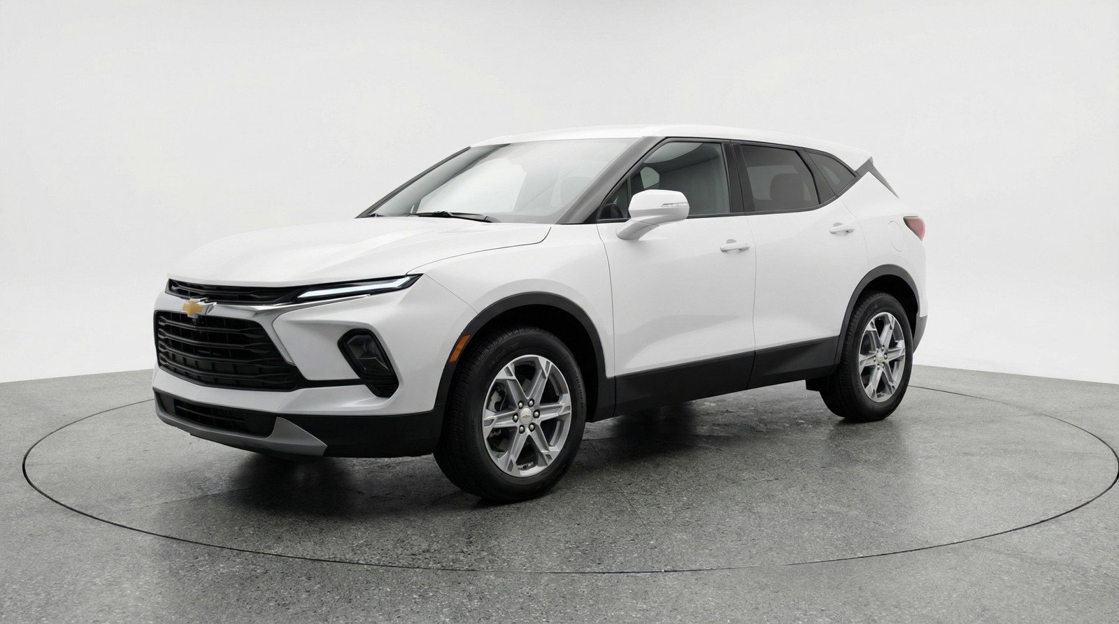 Used 2025 Chevrolet Blazer LT FWD image 3
