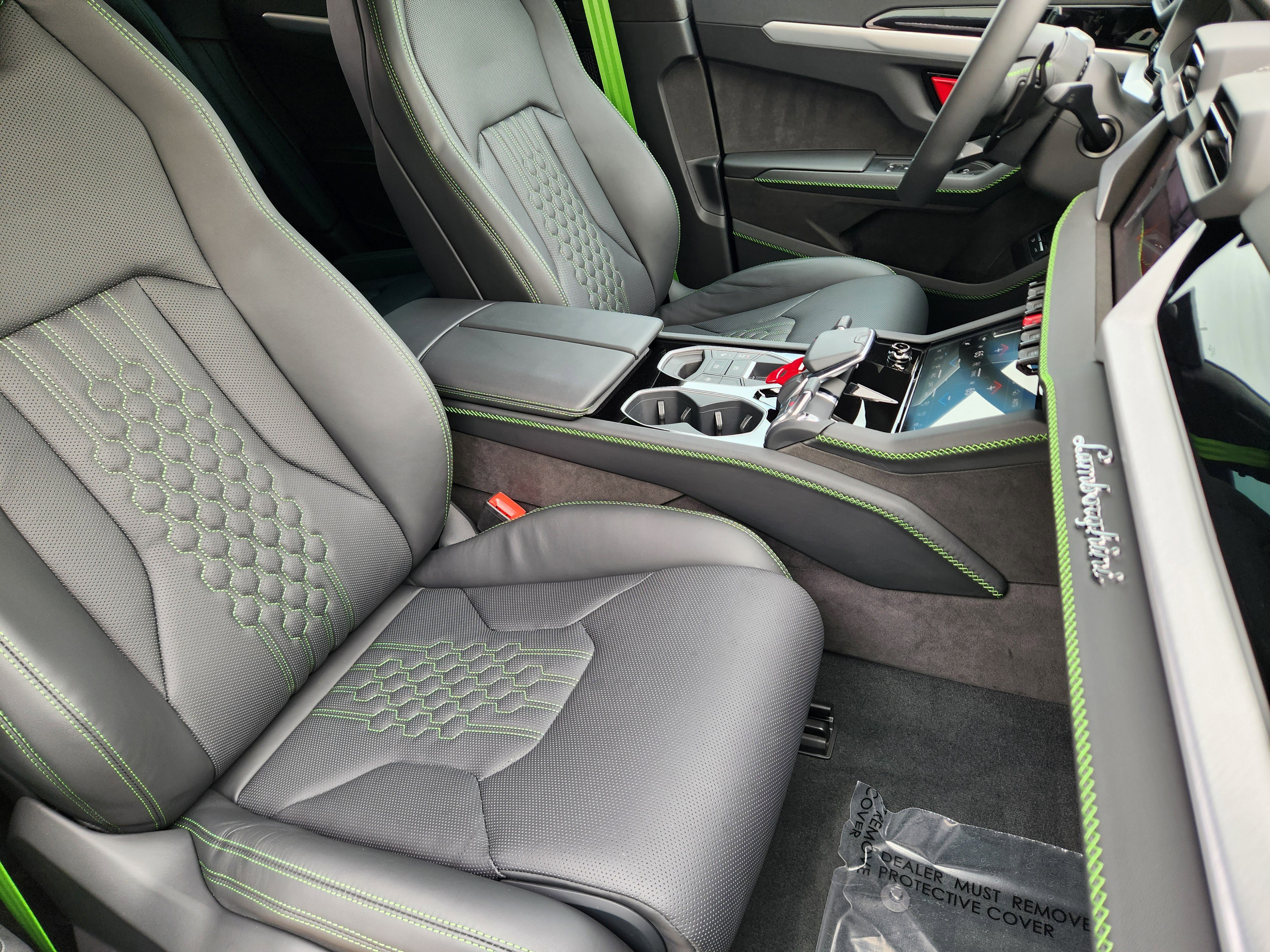 Used 2025 Lamborghini Urus SE image 12