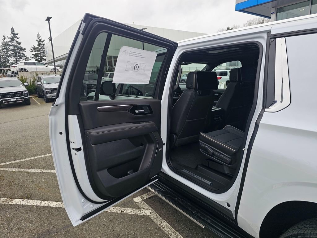 New 2026 Chevrolet Suburban Premier image 16