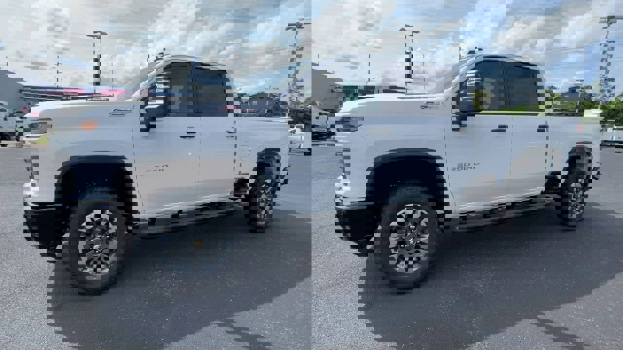 New 2025 Chevrolet Silverado 2500 Custom w/ Custom Value Package image 4