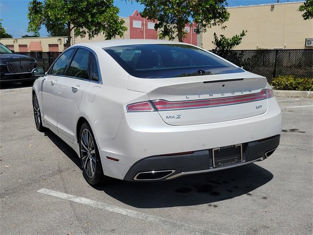 Used 2017 Lincoln MKZ Premiere image 4