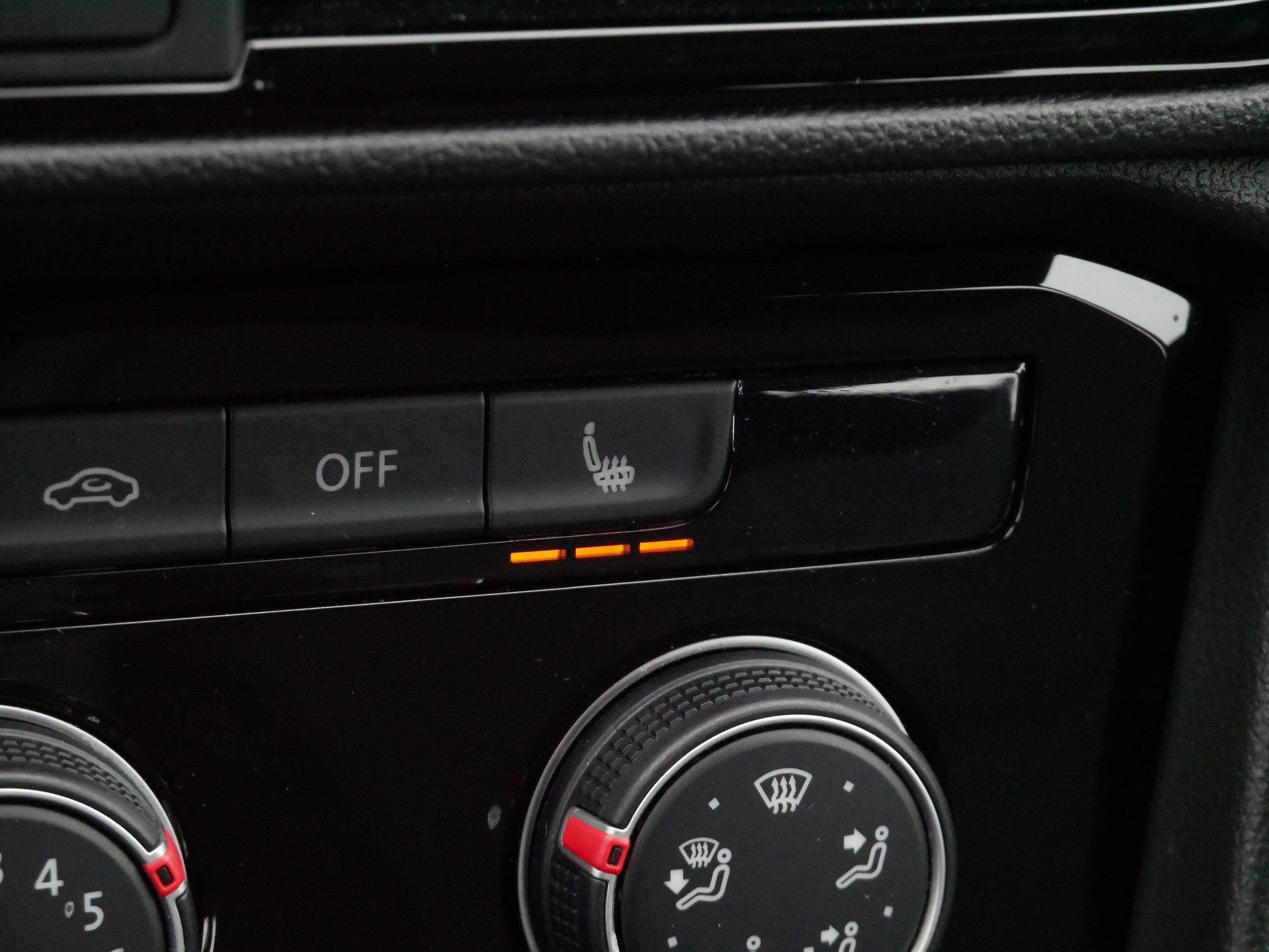 Certified 2024 Volkswagen Taos S image 30