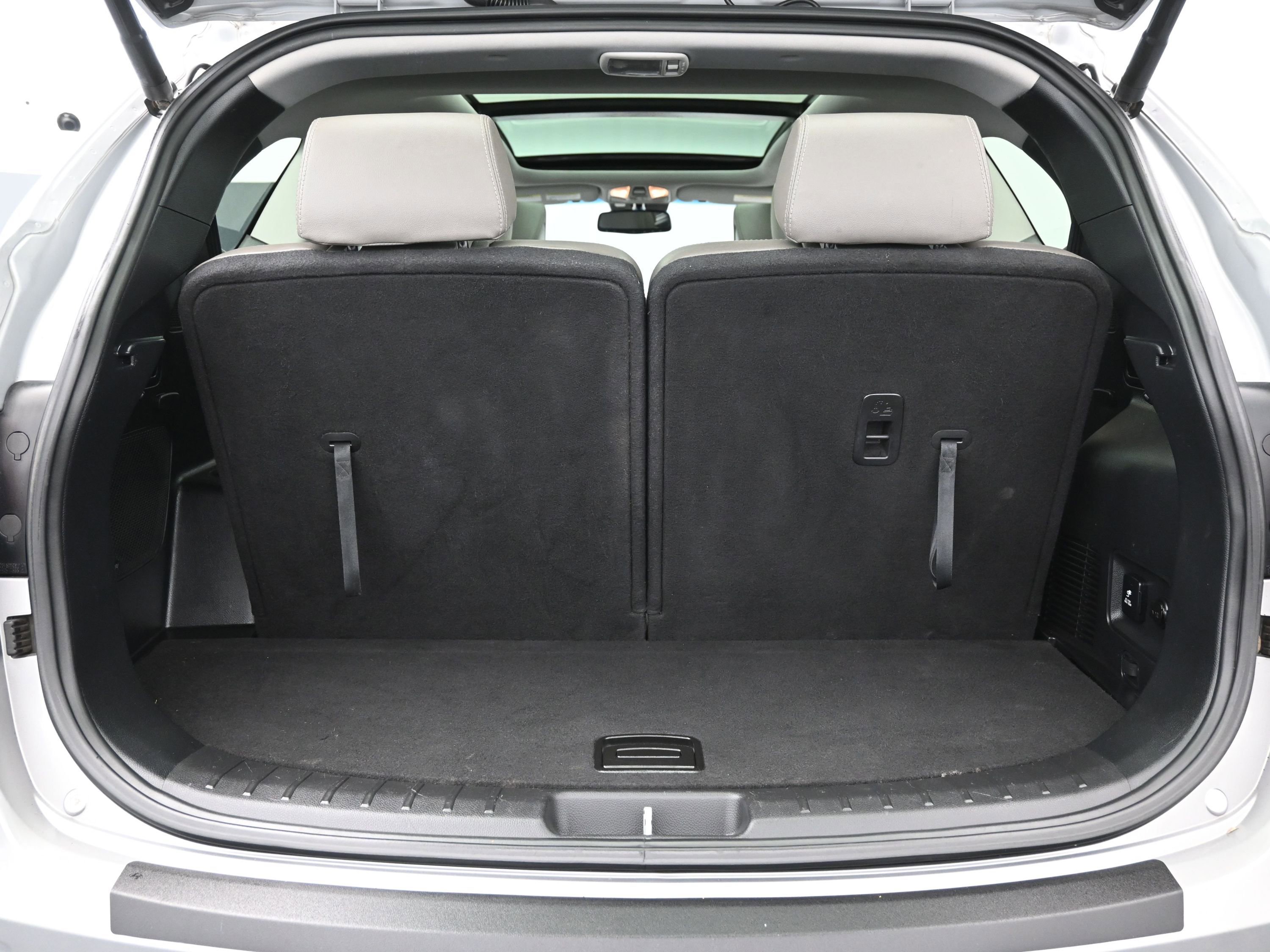 Used 2017 Hyundai Santa Fe Limited image 7