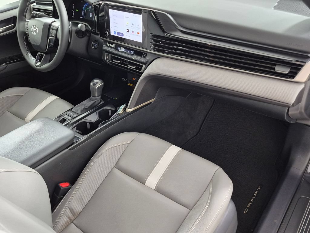 Used 2025 Toyota Camry SE FWD image 29