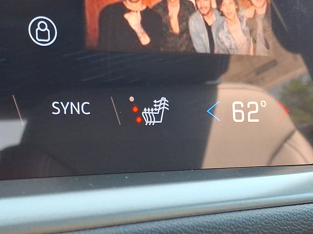New 2025 Chevrolet Traverse LT w/ Sun and Wheel Package image 16