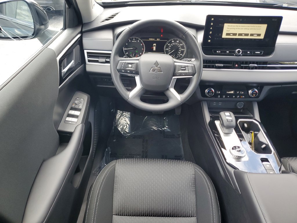 New 2026 Mitsubishi Outlander ES FWD image 14