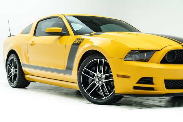Used 2013 Ford Mustang Boss 302 w/ Boss 302 Accessory Pkg RWD image 3