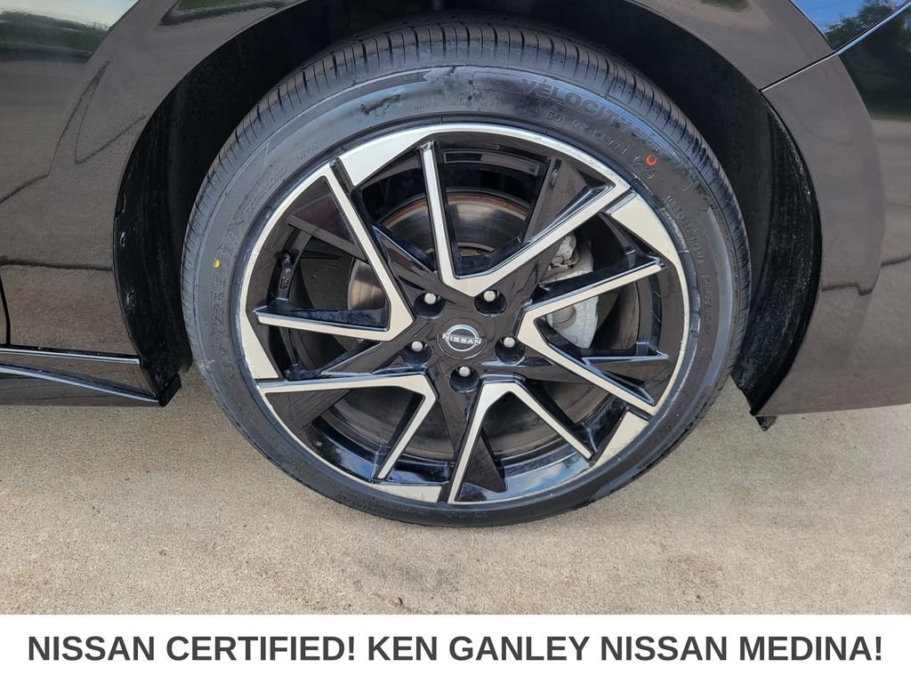 Certified 2025 Nissan Sentra SR FWD image 22