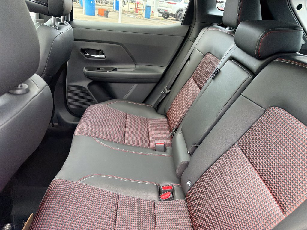 New 2026 Nissan Kicks SR w/ SR Premium Package FWD image 30