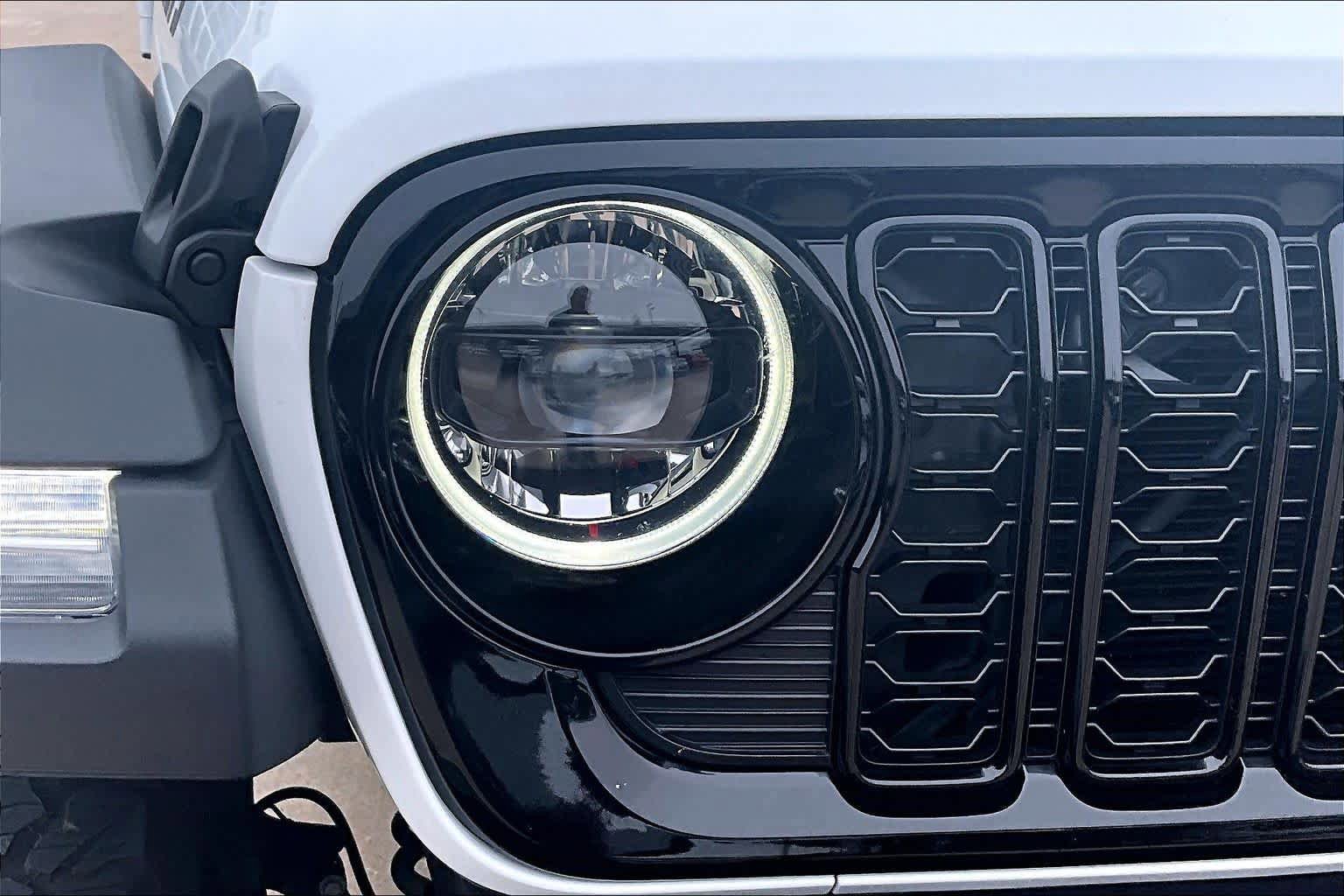 Used 2025 Jeep Wrangler Unlimited Sport AWD/4WD image 26