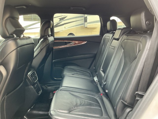 Used 2016 Lincoln MKX Select w/ Select Plus Package AWD/4WD image 21