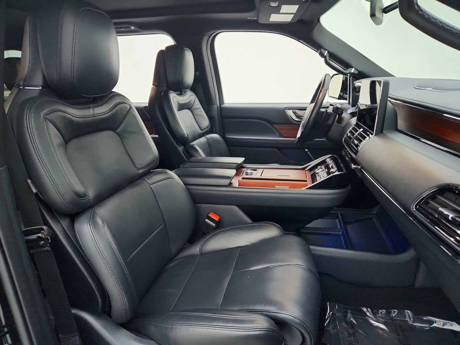 Used 2024 Lincoln Navigator Reserve image 28