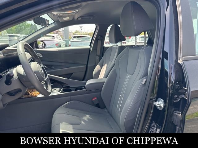 Used 2023 Hyundai Elantra SEL w/ Convenience Package FWD video 2