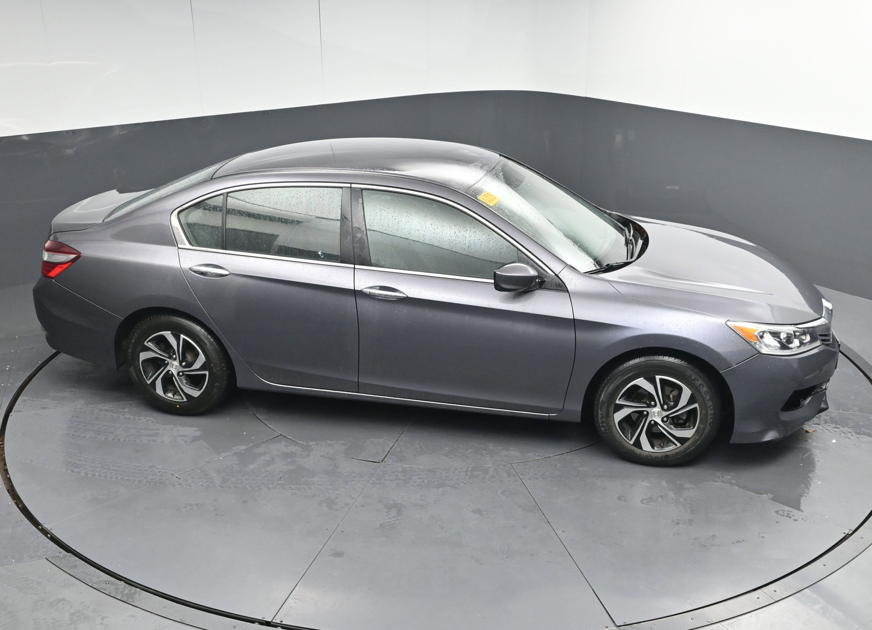 Used 2017 Honda Accord LX image 32