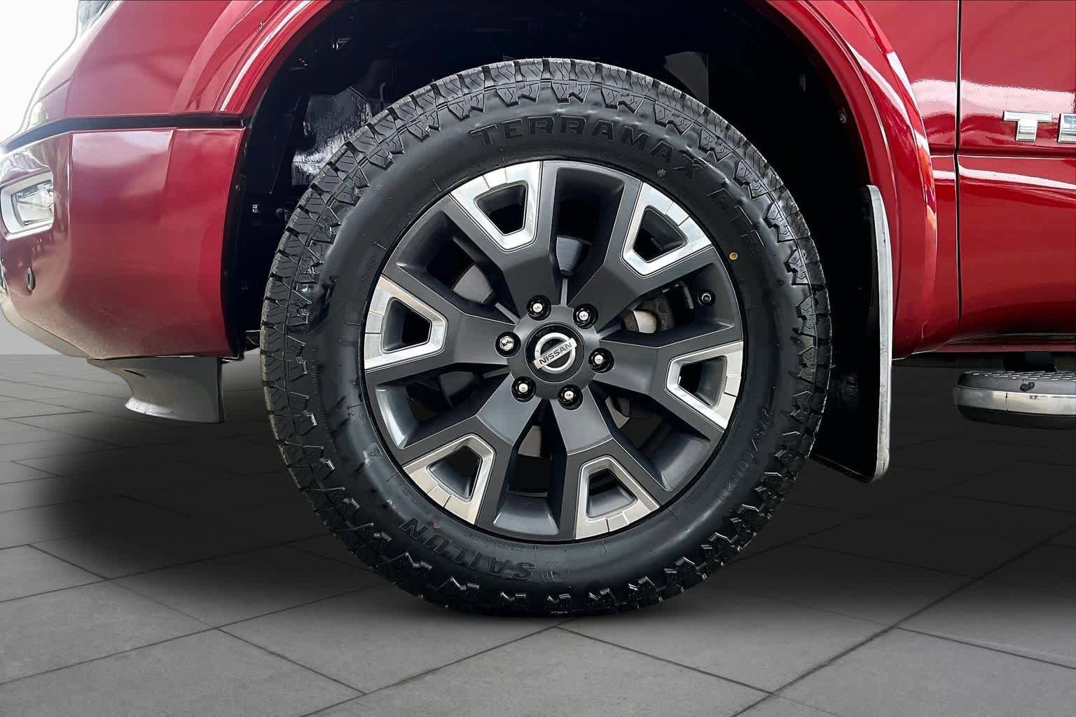 Used 2021 Nissan Titan Platinum Reserve w/ Moonroof Package AWD/4WD image 11