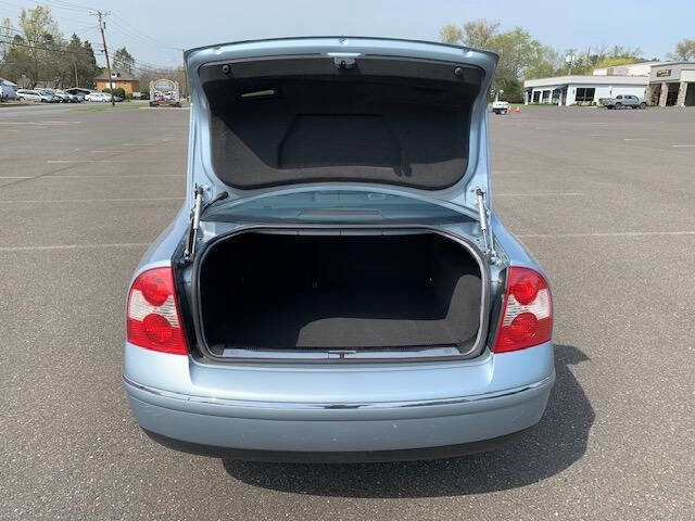 Used 2002 Volkswagen Passat GLX image 15