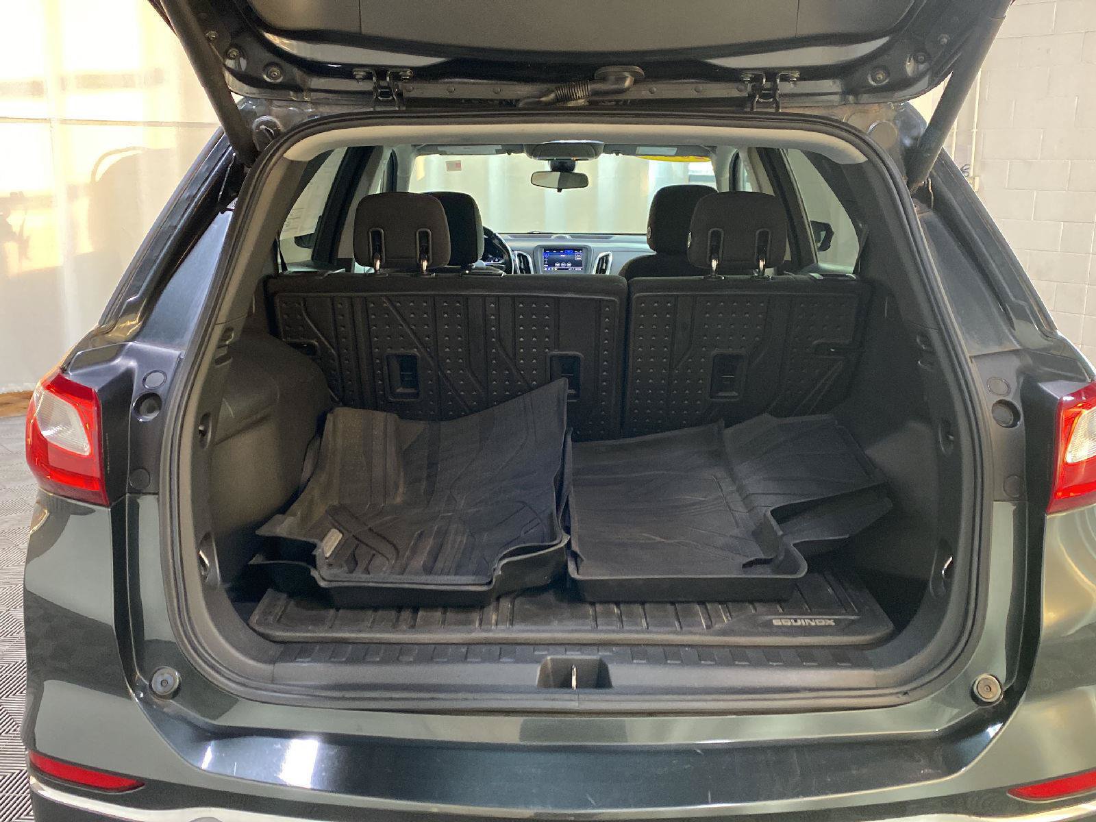 Used 2020 Chevrolet Equinox LT w/ Driver Convenience Package FWD image 27