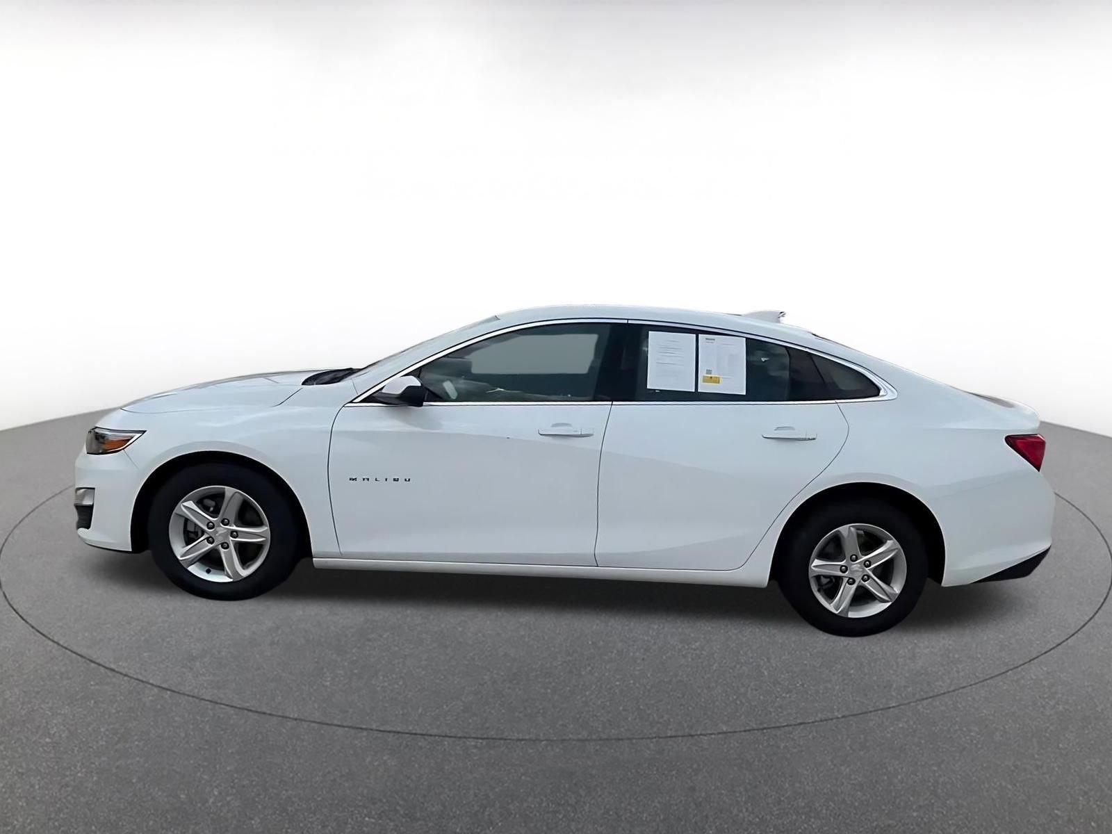 Used 2024 Chevrolet Malibu LT image 9