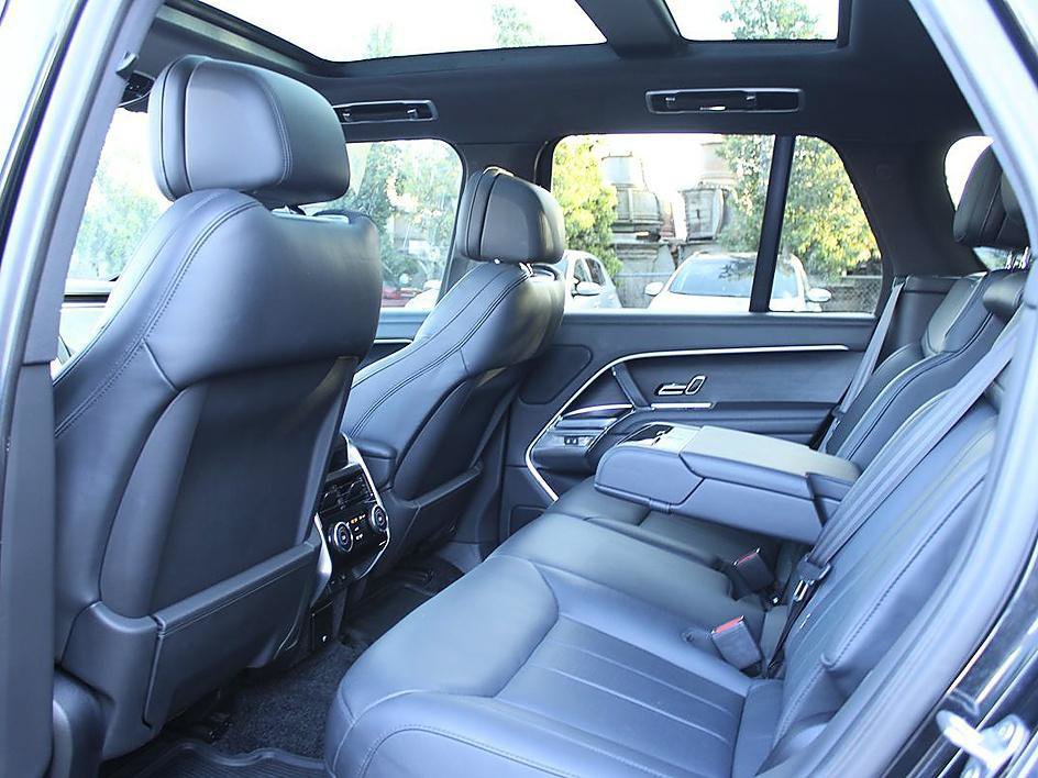 Used 2023 Land Rover Range Rover SE AWD/4WD image 18