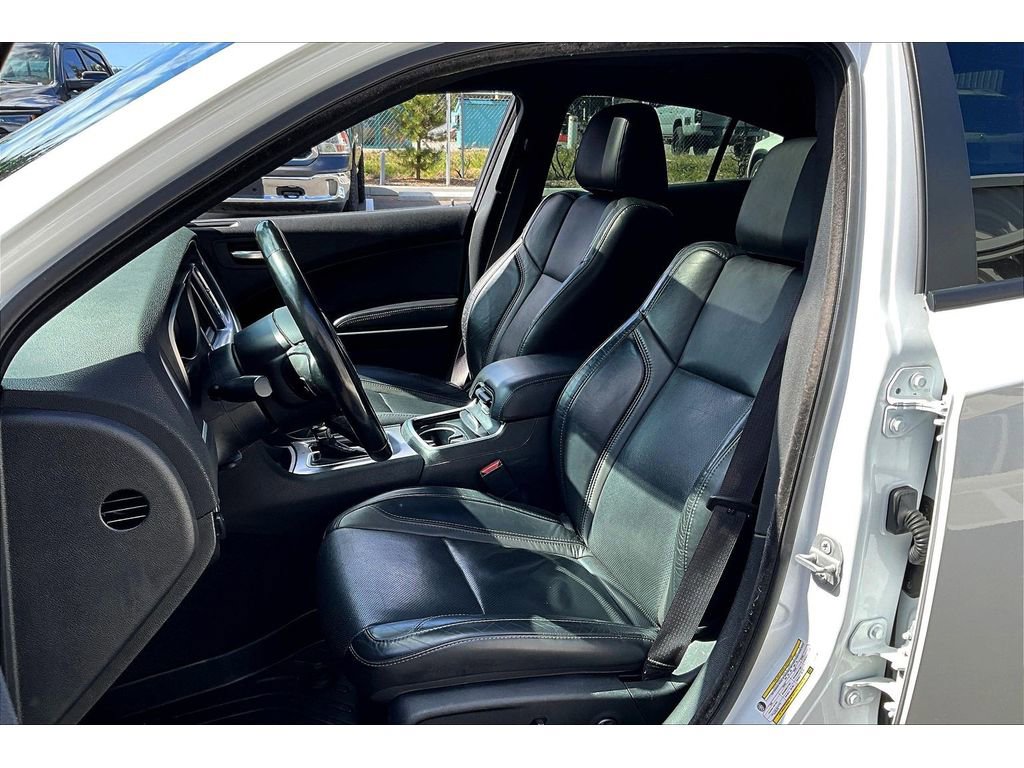 Used 2020 Dodge Charger SXT w/ Leather Interior Group RWD image 25
