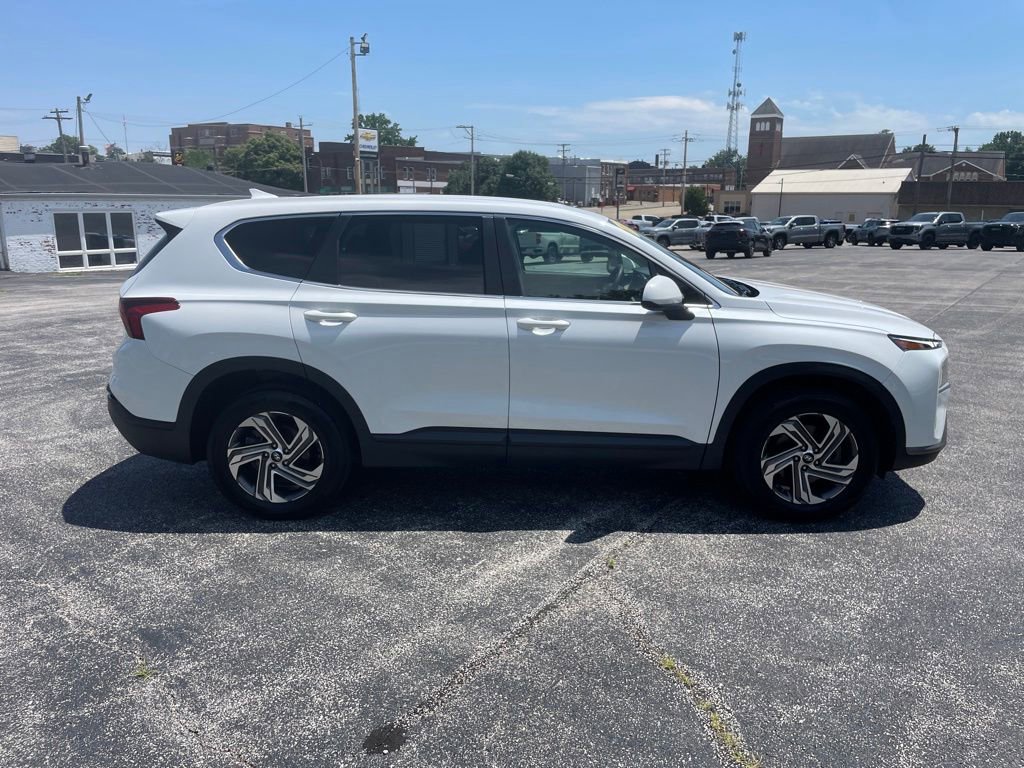 Used 2021 Hyundai Santa Fe SE FWD image 4