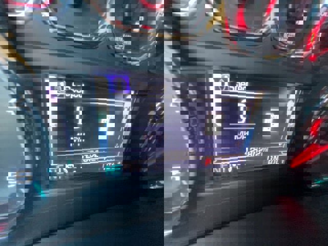 Used 2017 GMC Sierra 2500 SLT w/ Duramax Plus Package image 23