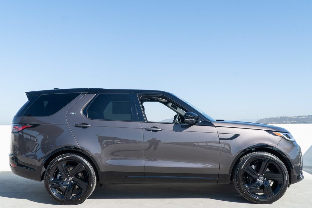 Used 2025 Land Rover Discovery Dynamic SE AWD/4WD image 7