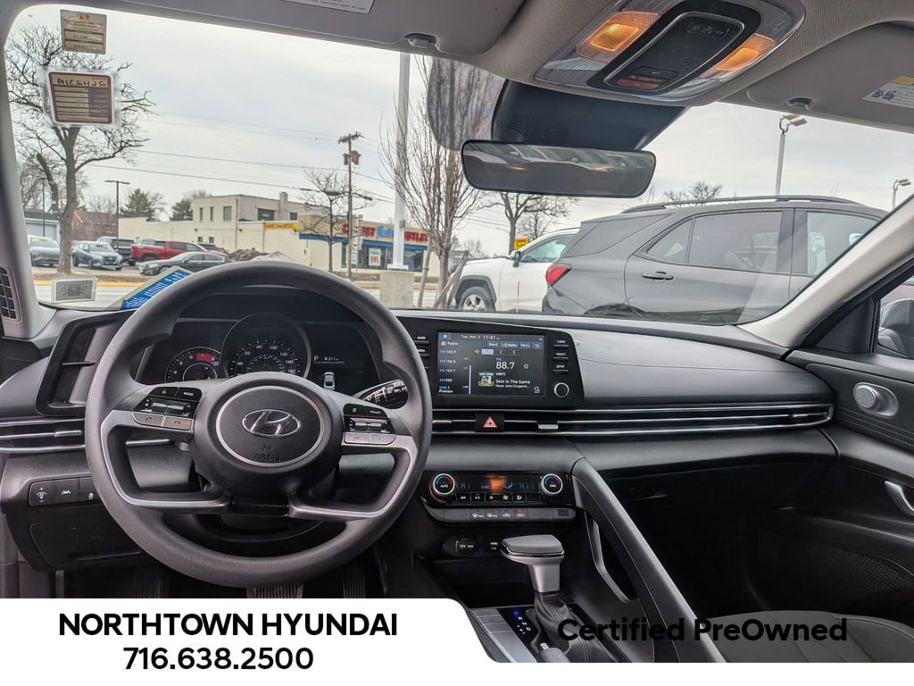 Used 2023 Hyundai Elantra SEL image 7