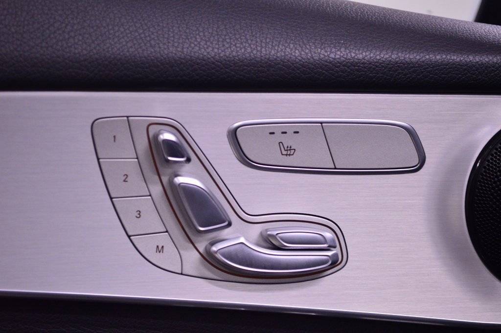 Used 2021 Mercedes-Benz GLC 300 4MATIC image 19