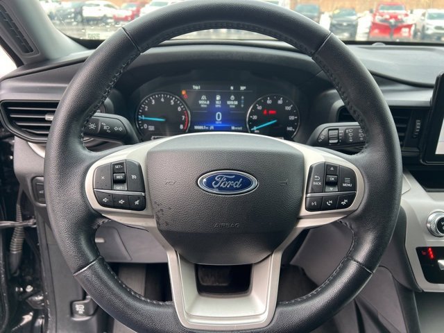 Used 2024 Ford Explorer XLT image 25