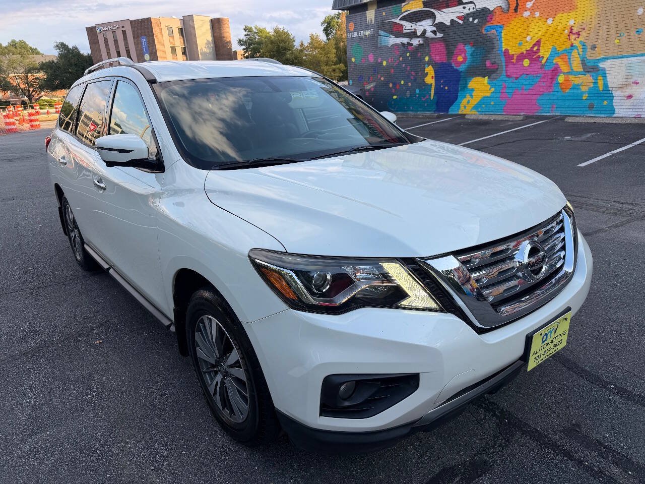 Used 2017 Nissan Pathfinder SL w/ SL Tech Package AWD/4WD image 10