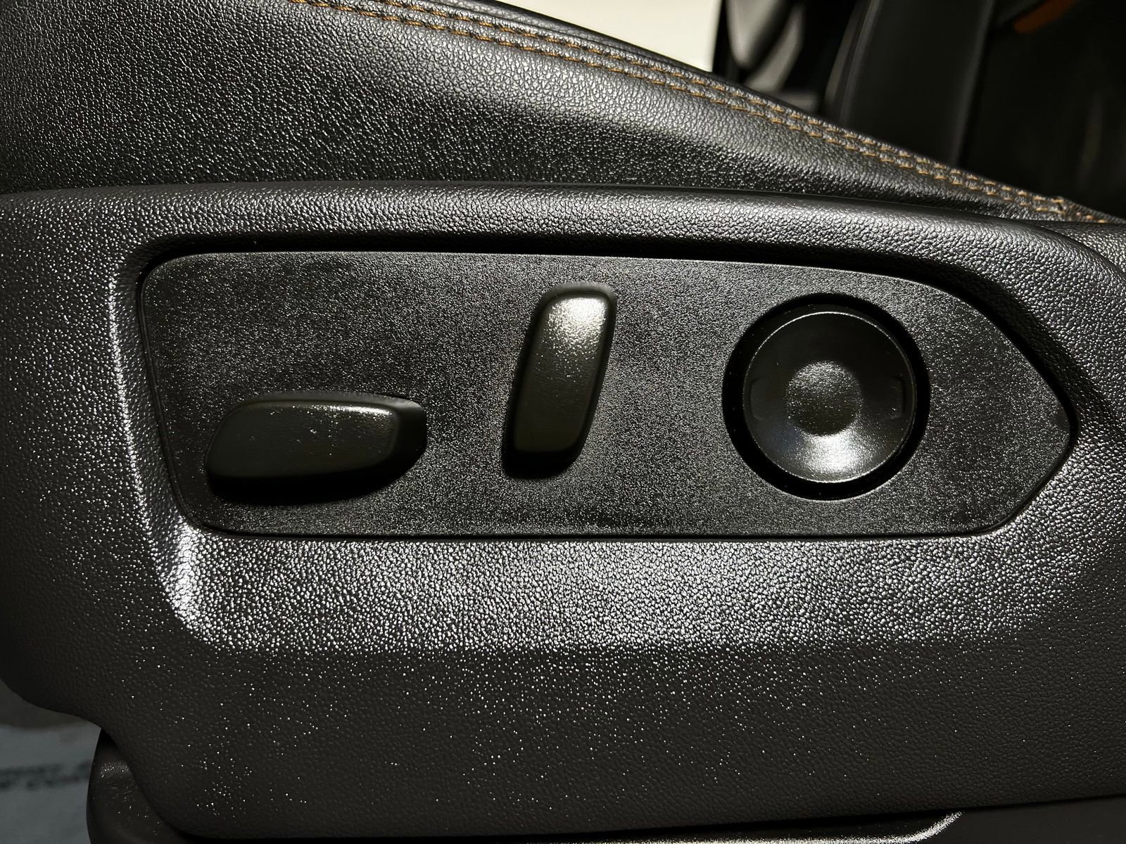 Used 2022 GMC Sierra 1500 AT4 w/ AT4 Preferred Package image 13