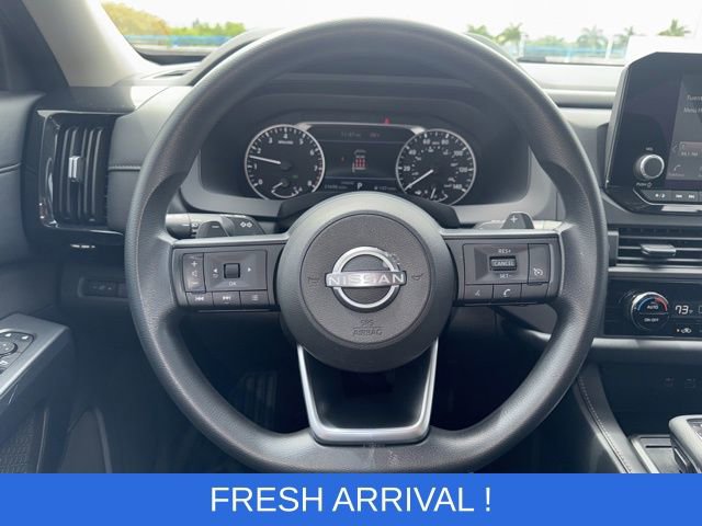 Used 2024 Nissan Pathfinder S image 4