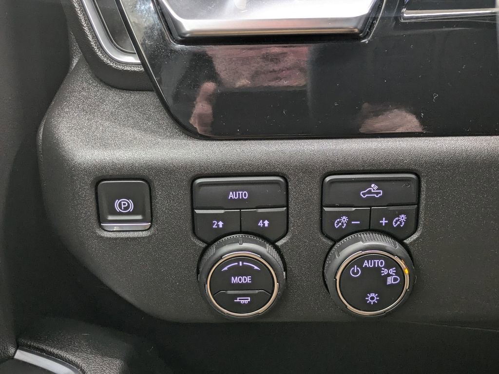 Used 2023 Chevrolet Silverado 1500 LT AWD/4WD image 11