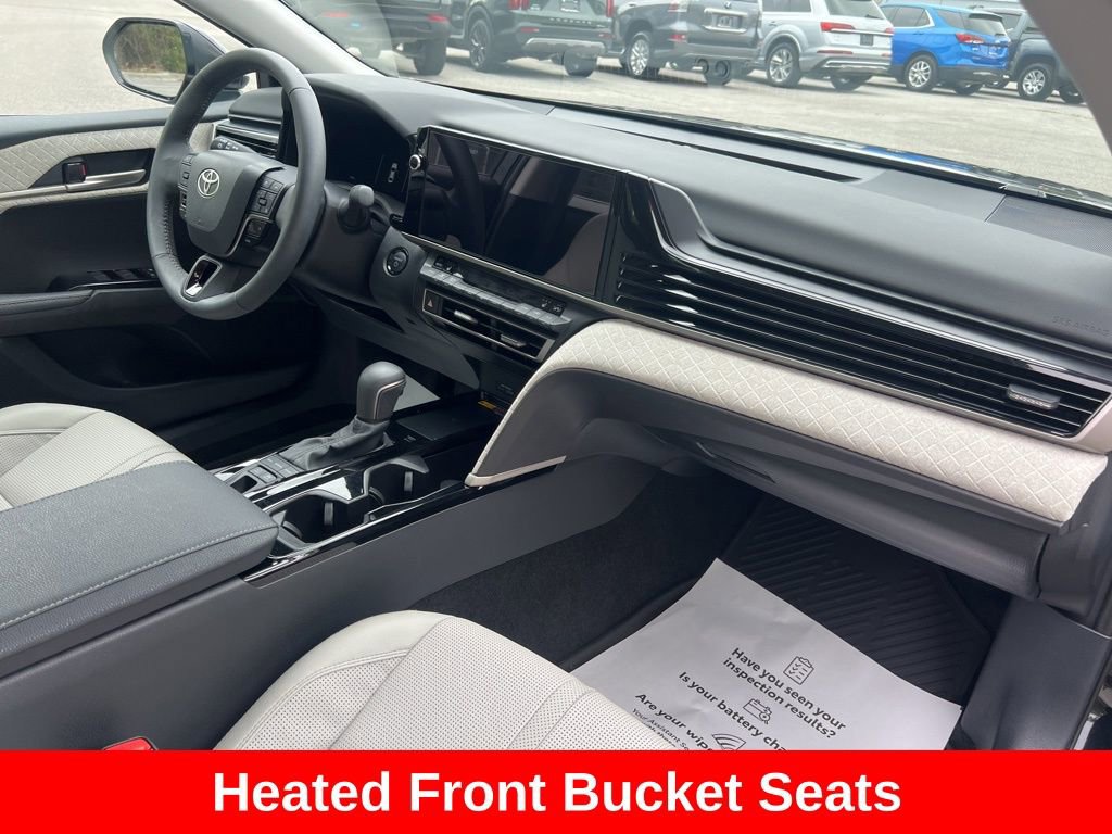 Used 2025 Toyota Camry XLE image 11