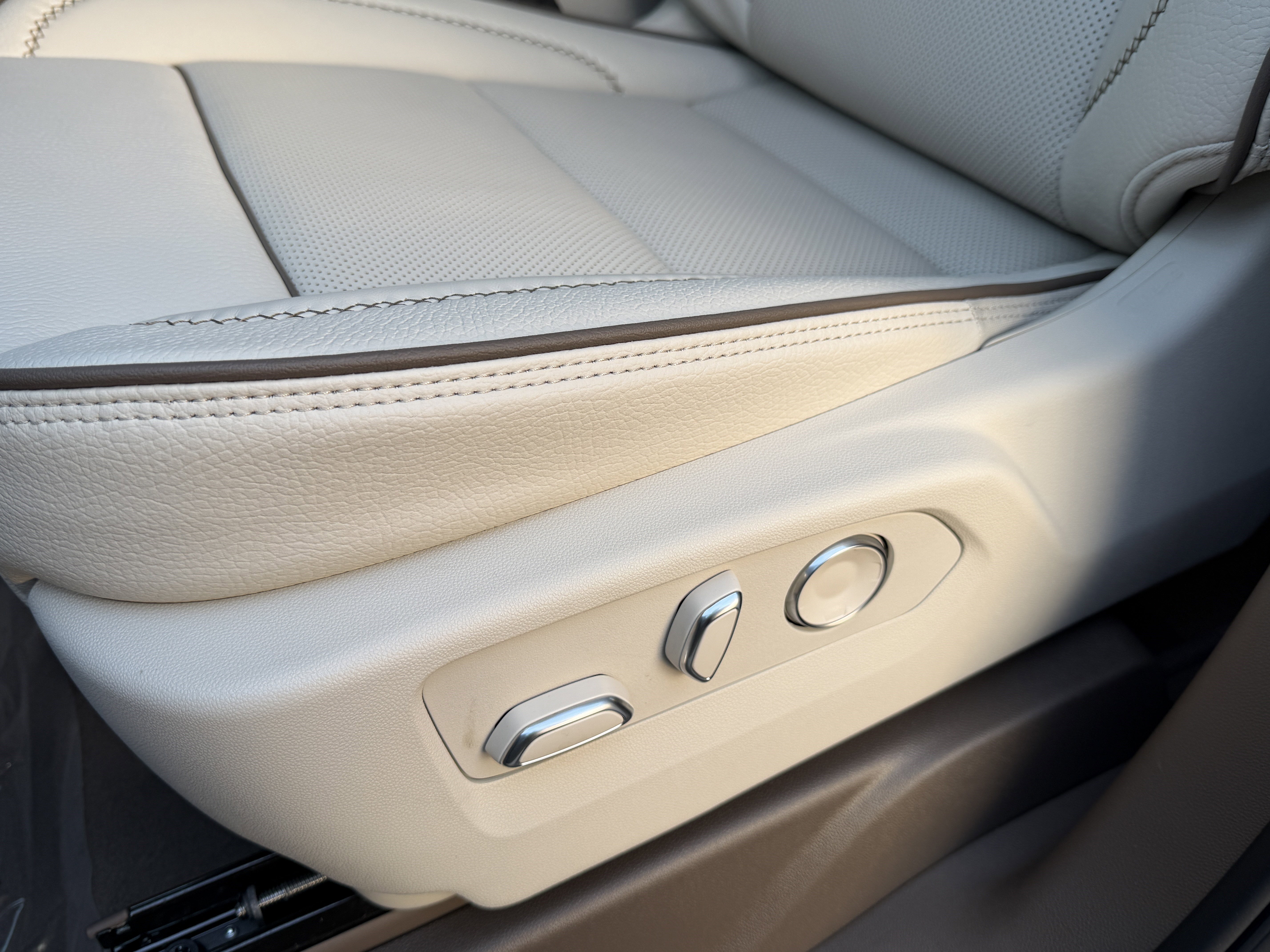 New 2026 GMC Yukon XL Denali image 15