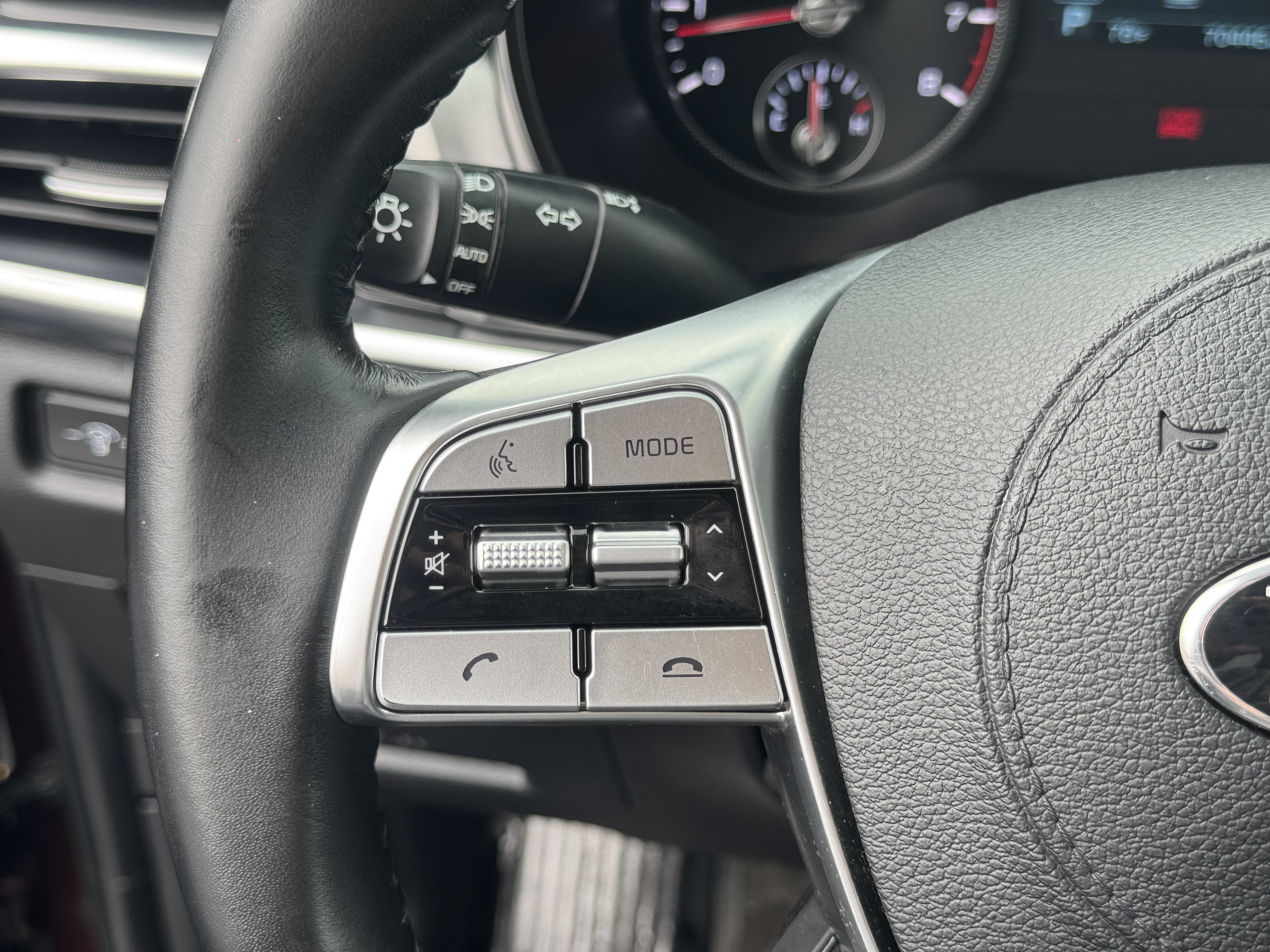 Used 2022 Kia Telluride LX FWD image 23