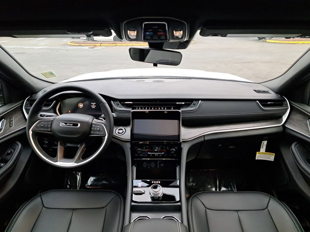 New 2025 Jeep Grand Cherokee Limited AWD/4WD image 18